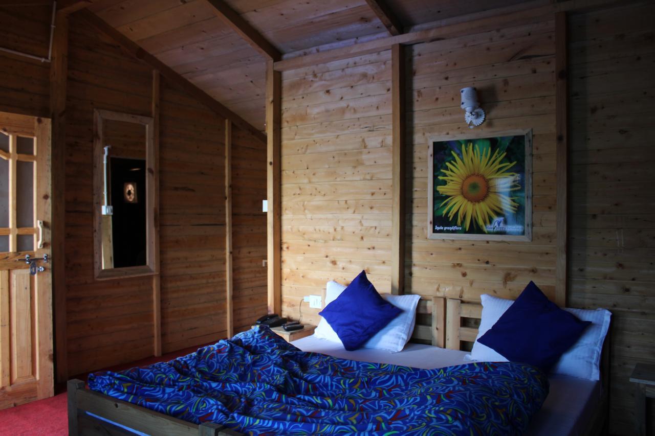 Blue Poppy Resorts Joshīmath Екстериор снимка