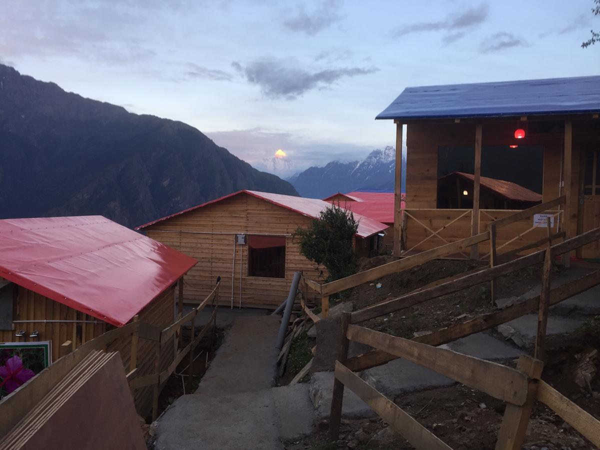 Blue Poppy Resorts Joshīmath Екстериор снимка