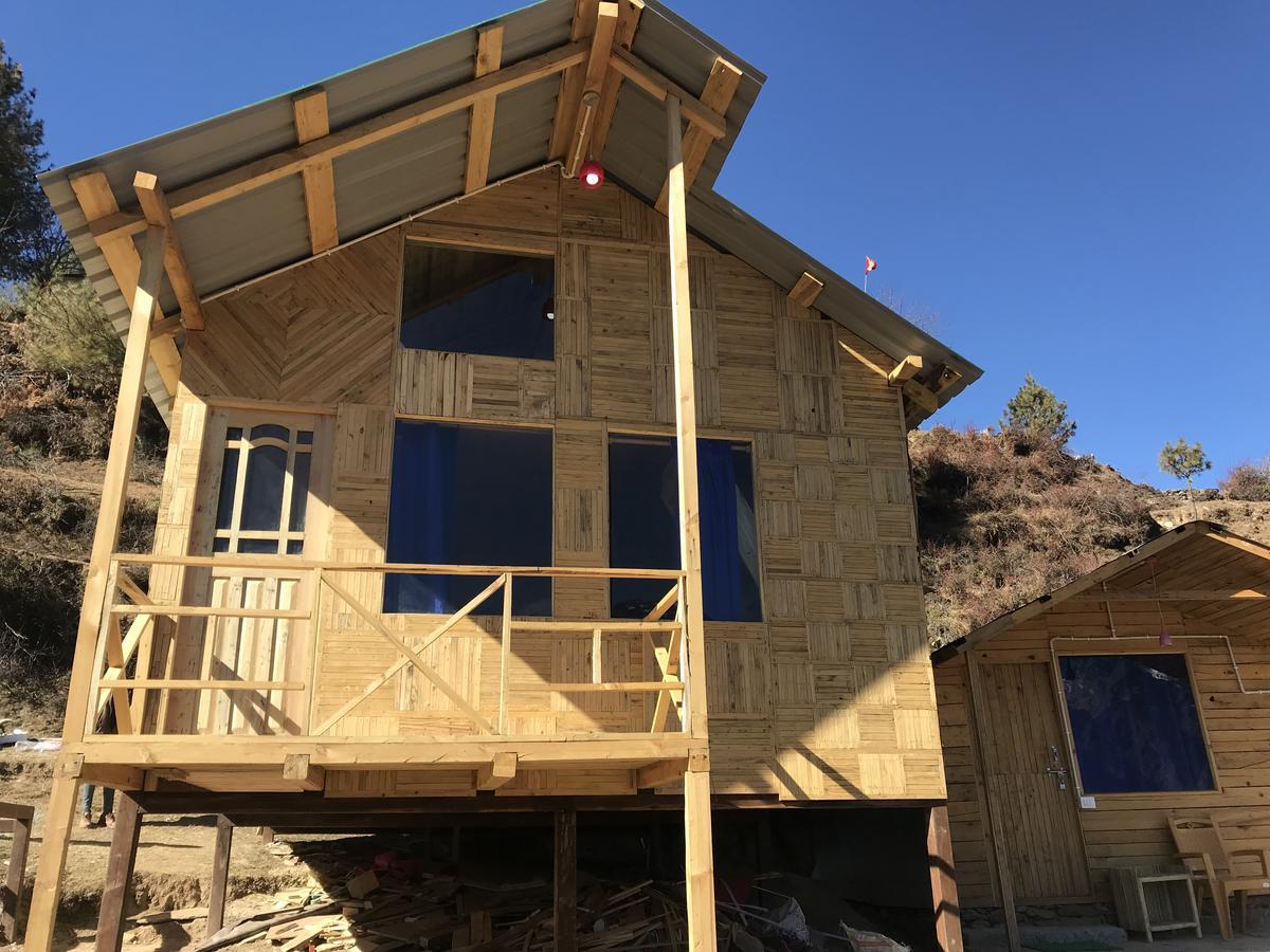 Blue Poppy Resorts Joshīmath Екстериор снимка