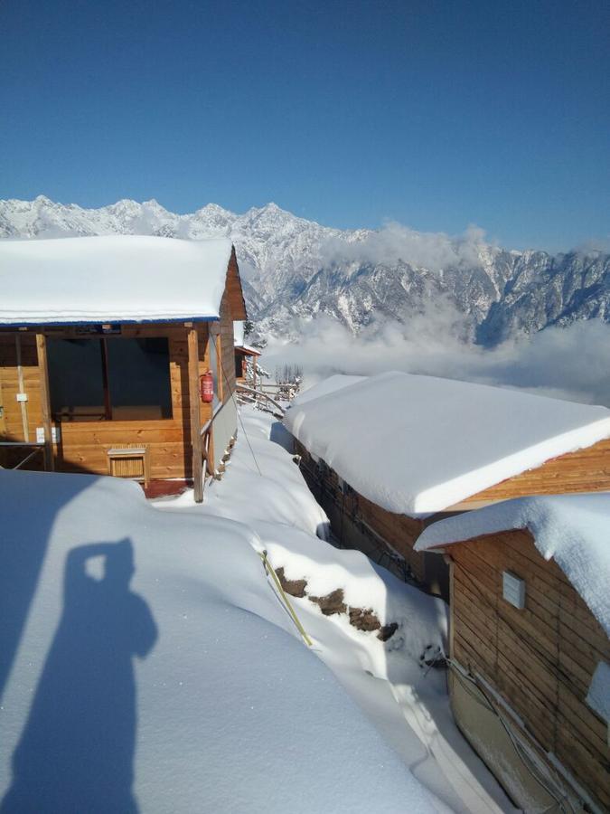 Blue Poppy Resorts Joshīmath Екстериор снимка
